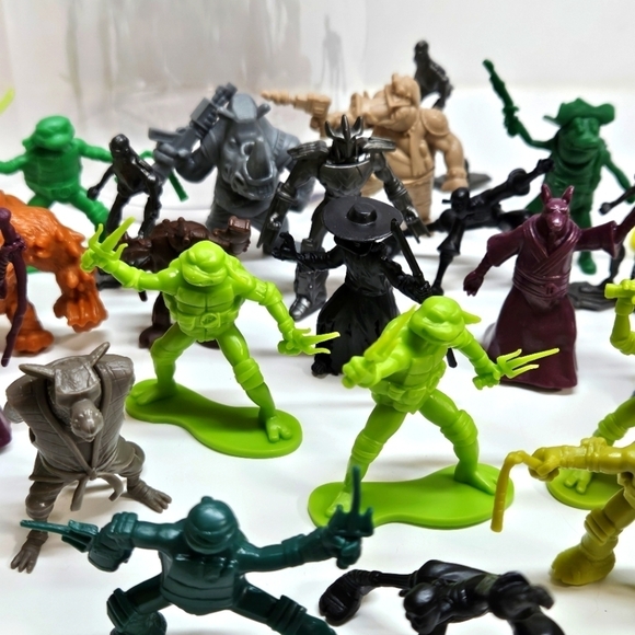 Teenage Mutant Ninja Turtles TNMT Mutant Mayhem Bucket Bank Figure Lot - Picture 2 of 8